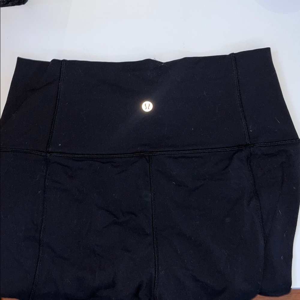 Lululemon Black Women's Capri leggings with cute side leg design